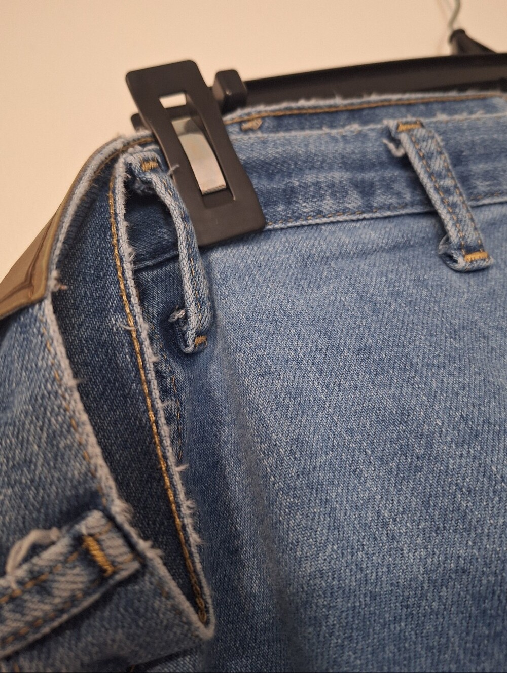 Wrangler Men's Medium Wash Denim Jeans 5 pocket Size 48x28 - Picture 5 of 9